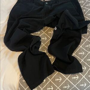 Black volcom Pants 36 x 33  location b3